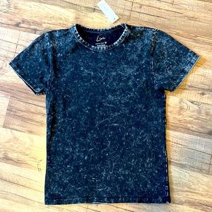 ✨🖤🤍NWT ACID WASH TOP🤍🖤✨